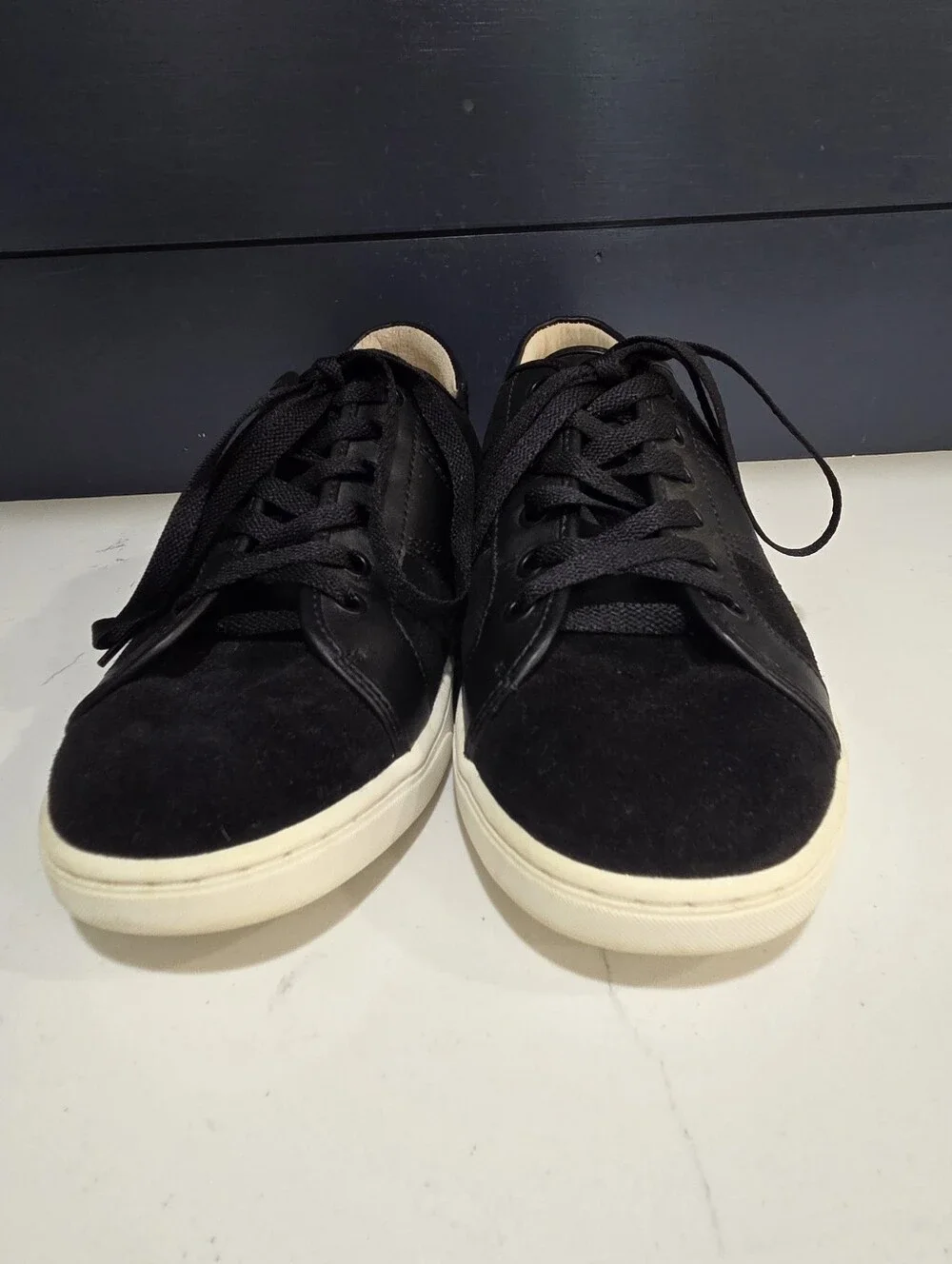 Vionic Jerome Suede Lace Up Comfort Support Rubber Sole Sneaker Shoe size 9.5